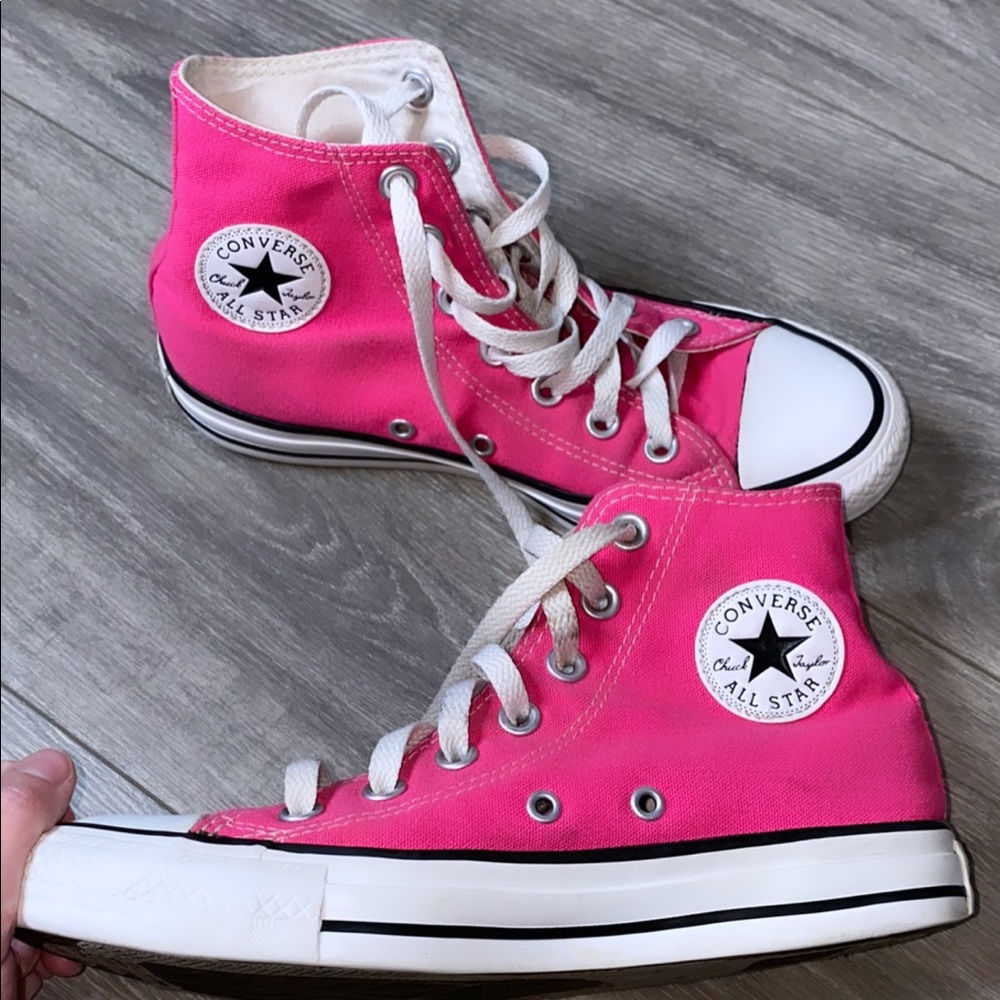 Pink converse chuck taylors